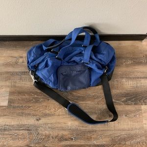 lululemon duffle bag
